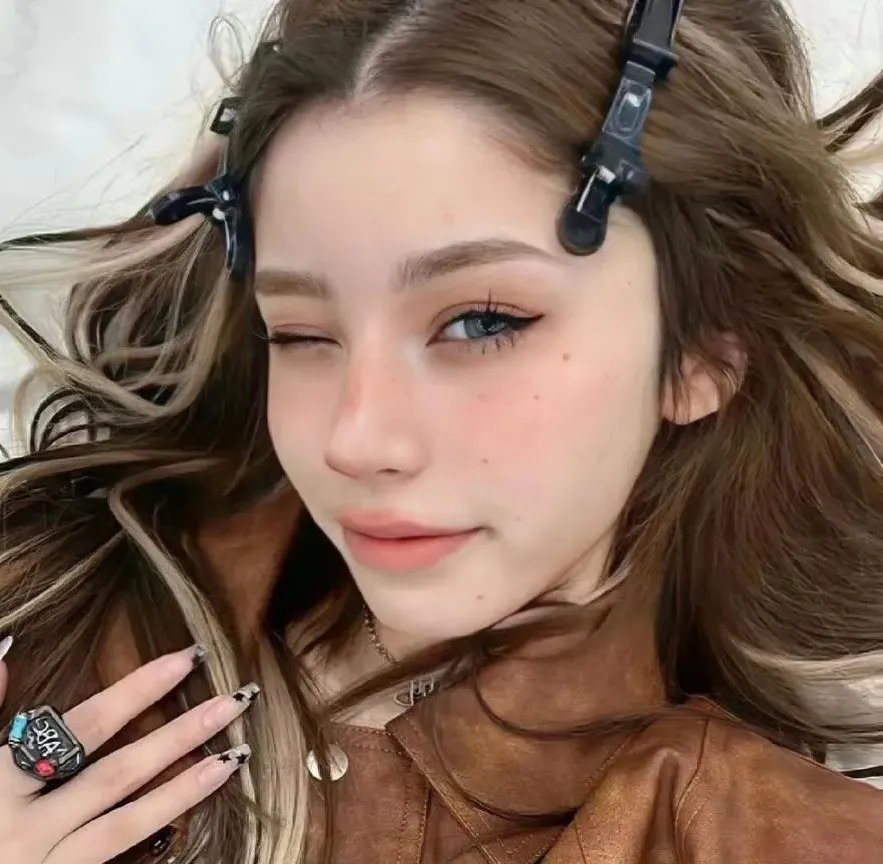 赫米娅与海伦娜